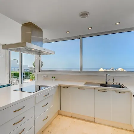 Impeccable 3-bed In Costa Adeje أذيخي