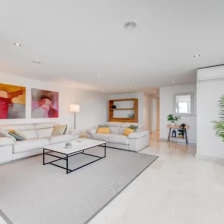 Impeccable 3-bed In Costa Adeje Villa Costa Adeje (Tenerife)