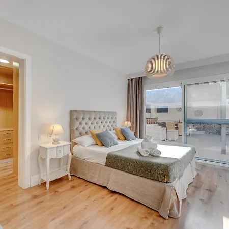 Impeccable 3-bed In Costa Adeje * Адехе
