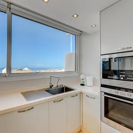Villa Impeccable 3-bed In Costa Adeje *