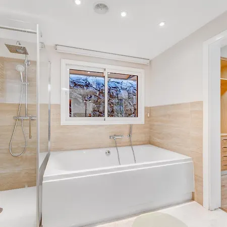 Villa Impeccable 3-bed In Costa Adeje Costa Adeje (Tenerife)
