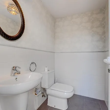 Villa Impeccable 3-bed In Costa Adeje *