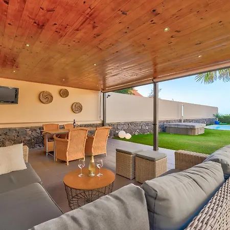 Villa Impeccable 3-bed In Costa Adeje Costa Adeje (Tenerife)