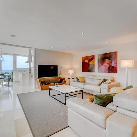 Impeccable 3-bed In Costa Adeje 빌라 아데제
